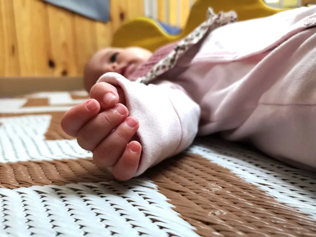mano bebe