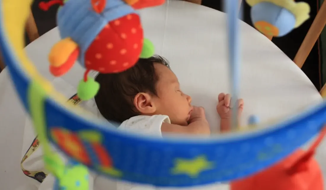 Sueño infantil: crítica al método Estivill